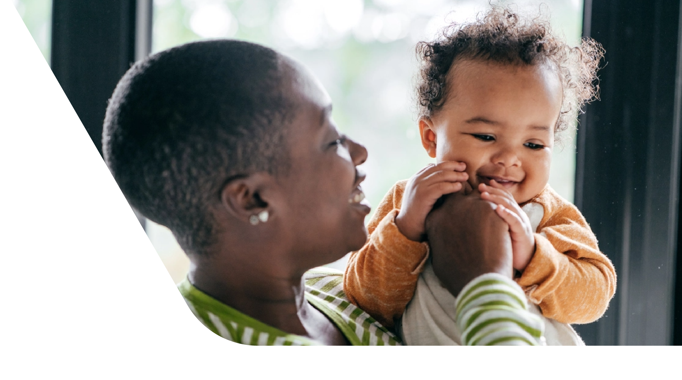 Your Child s World at 7 Months Enfamil A Canada